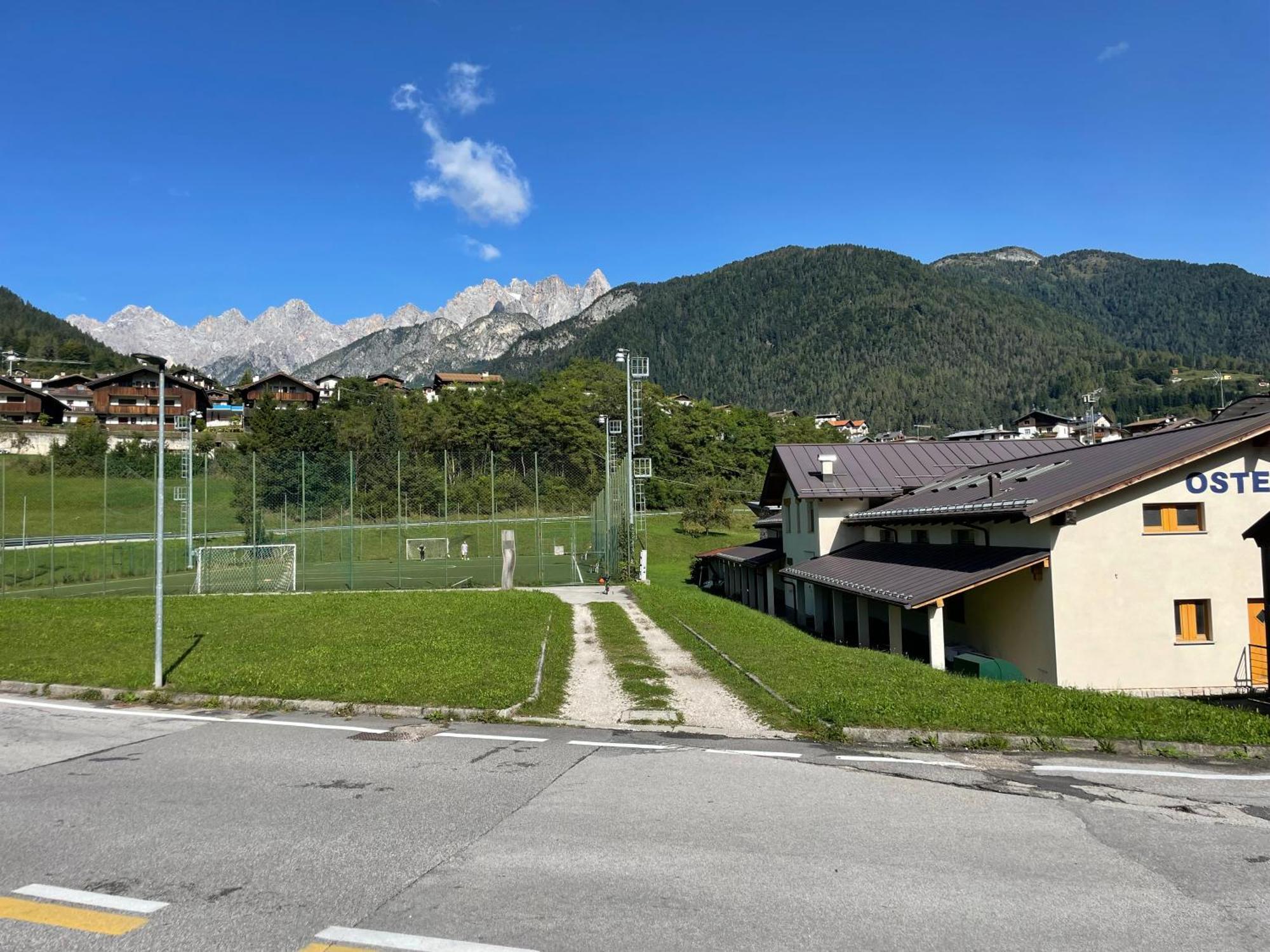 Lunga Via Delle Dolomiti Hotell Calalzo di Cadore Exteriör bild